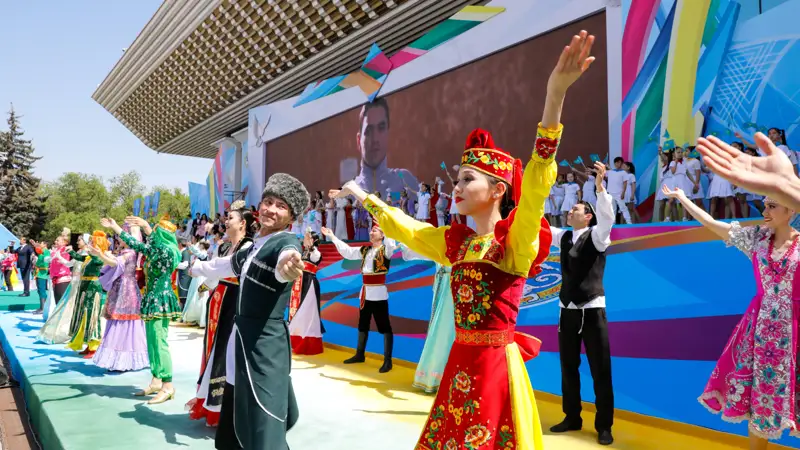 Ulttyq statıstıka bıýrosy elimizde turyp jatqan sany jaǵynan basym ulttardy atady 