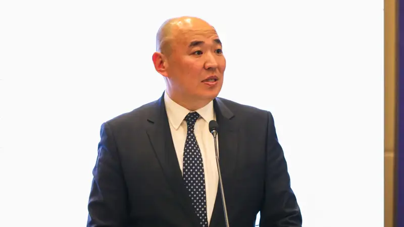 Kanat Sharlapaev