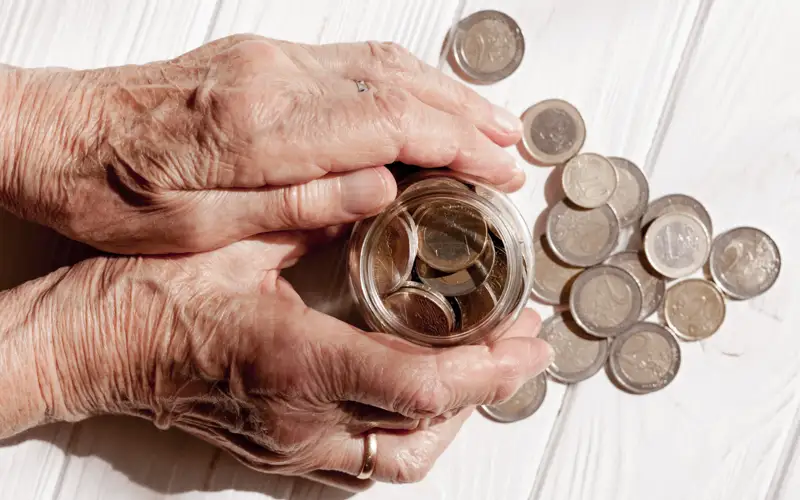 Ввести запрет на изъятие пенсионных могут в Казахстане
