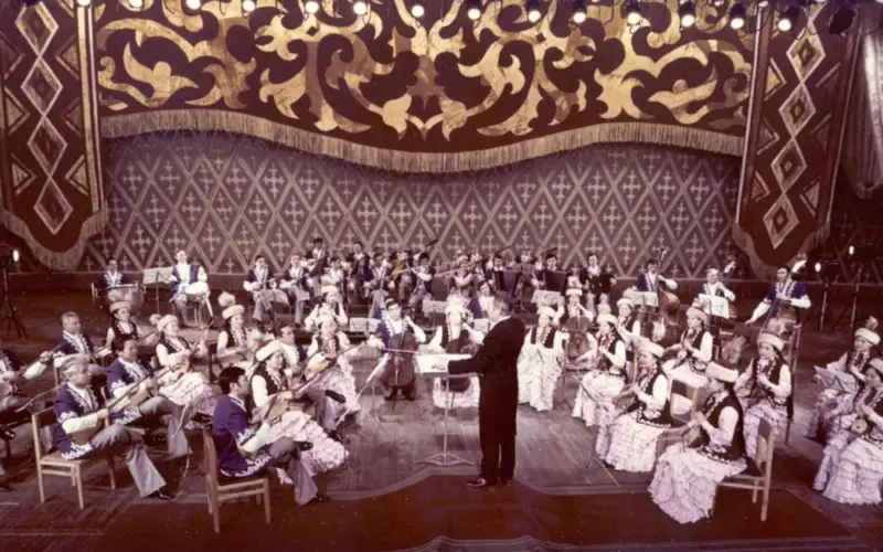 90 лет исполнилось Казахскому Национальному оркестру народных инструментов имени Курмангазы