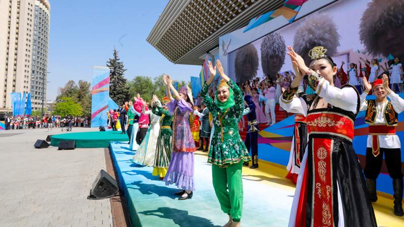 1 мая День единства народа Казахстана 1 мамыр Қазақстан халқының бірлігі күні 1 мая День единства народа Казахстана 1 мамыр Қазақстан халқының бірлігі күні