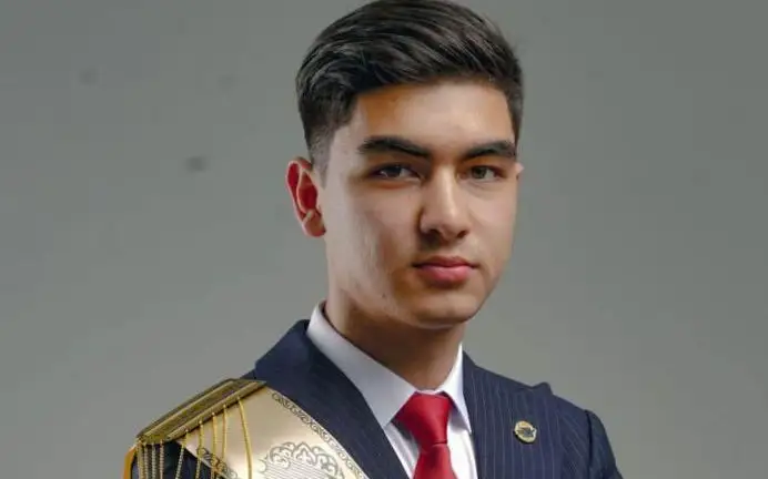 Туркестанский школьник получил приглашение от 40 университетов мира