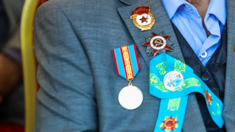 Veteran VOV Den Pobedy Uly Otan soǵysynyń ardageri Jeńis kúni