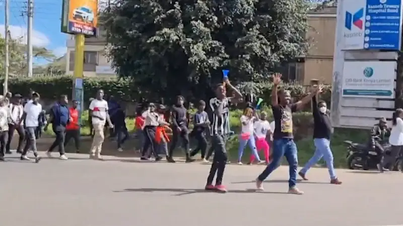 Протесты против налоговой реформы в Кении: пять убитых и сожженный парламент