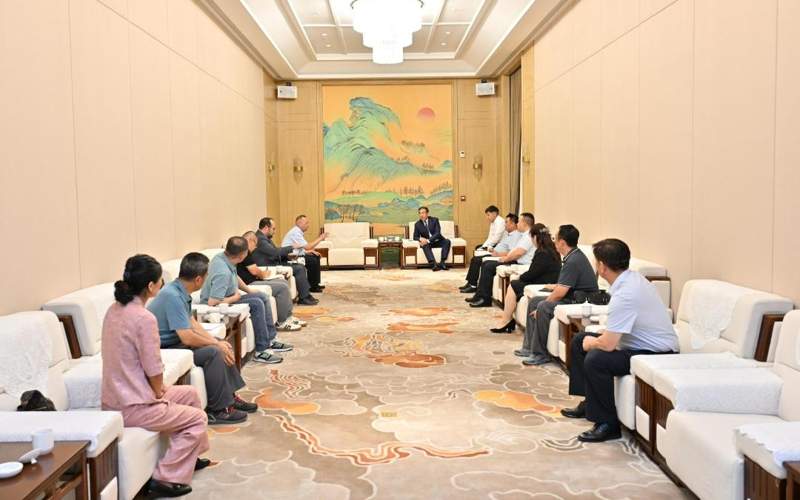 哈萨克斯坦阿拜州与中国塔城地区加强地方合作 拓展经贸联系 哈萨克斯坦阿拜州与中国塔城地区加强地方合作 拓展经贸联系