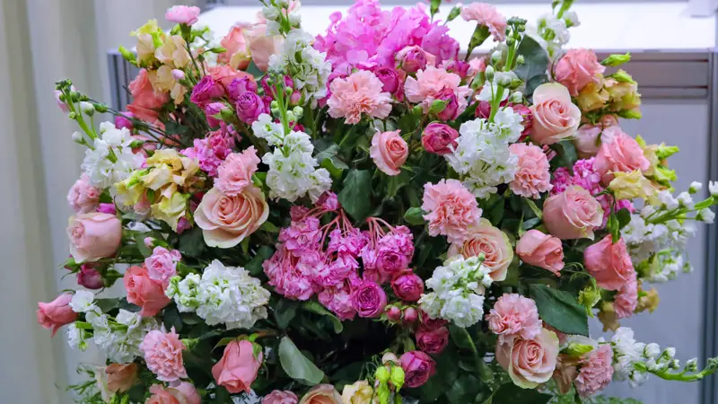 Цветы букет  розы Гүлдер букет раушан гүл