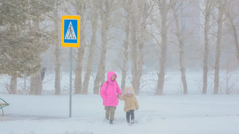  Býran zıma boran qys metel lıýdı adamdar otmena zanıatıı v shkolah mektepterdegi sabaqtardy toqtatý