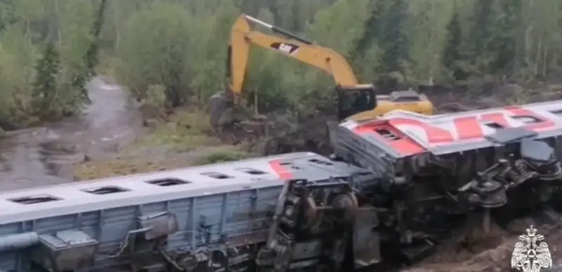 Два пассажира погибли в железнодорожной аварии в Коми