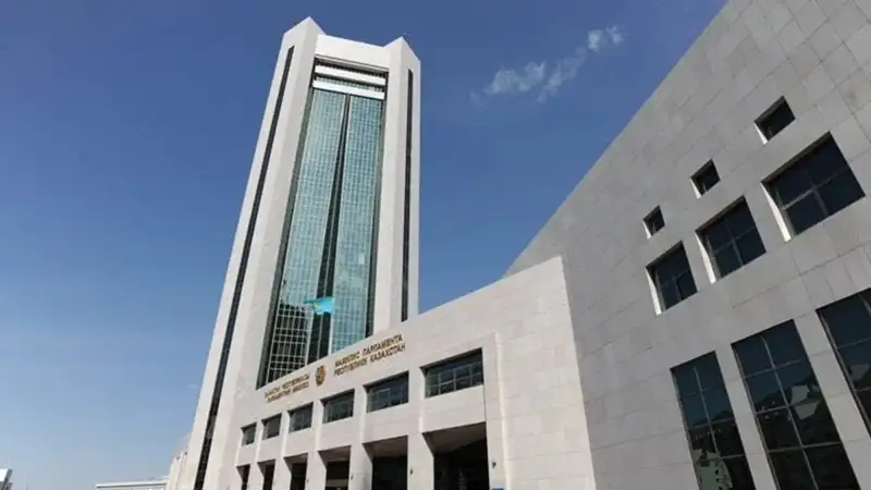 Ерлан Қошанов Парламент келесі сессияда қандай заң жобаларымен жұмыс істейтінін айтты