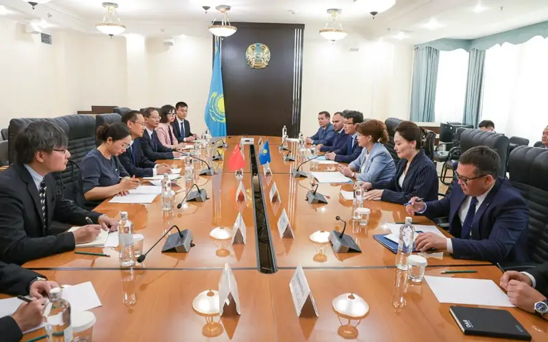 встреча министра культуры и информации РК Аиды Балаевой с министром культуры и туризма Китайской Народной Республики Сунь Ели