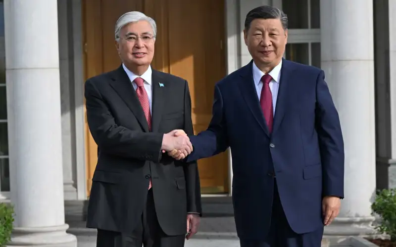 дружественная встреча в формате ужина Президента Казахстана Касым-Жомарта Токаева и Председателя Китайской Народной Республики Си Цзиньпина