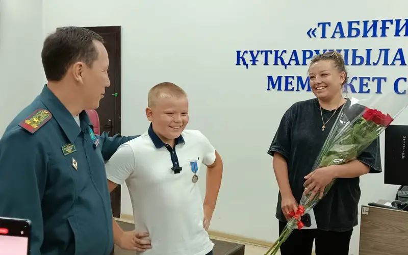 Медалью МЧС за проявленный героизм на пожаре награжден 10-летний акмолинец