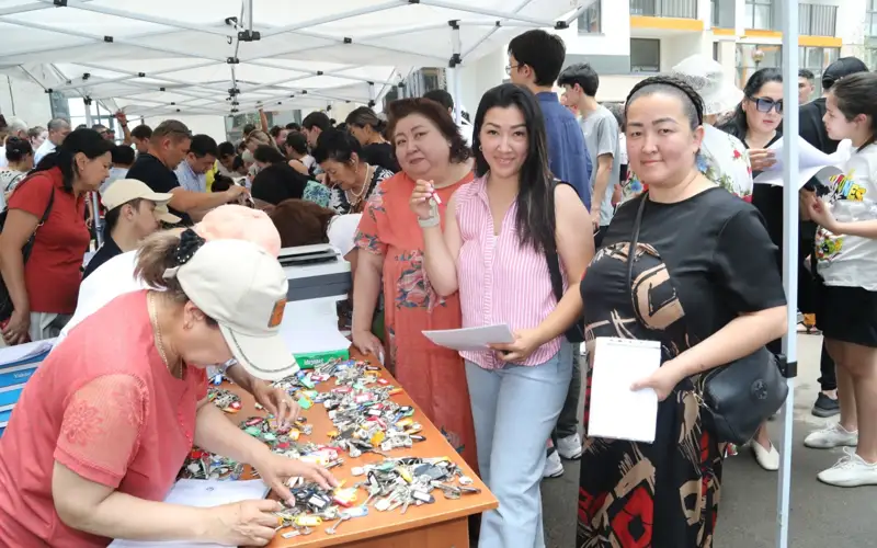 Алматыда тағы 271 тұрғын қоныс тойын тойлады