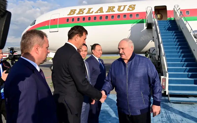 Александр Лукашенко прилетел в Астану для участия в саммите ШОС
