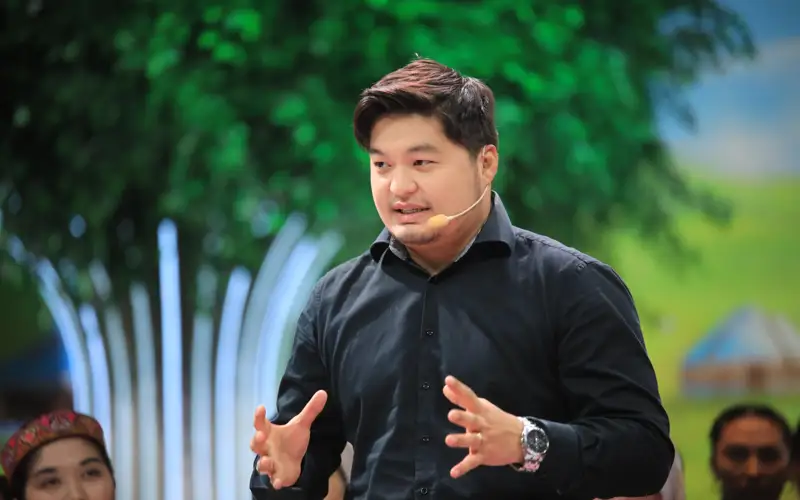 Отмечена особая роль Казахстана для Китая - политолог о статье Си Цзиньпина