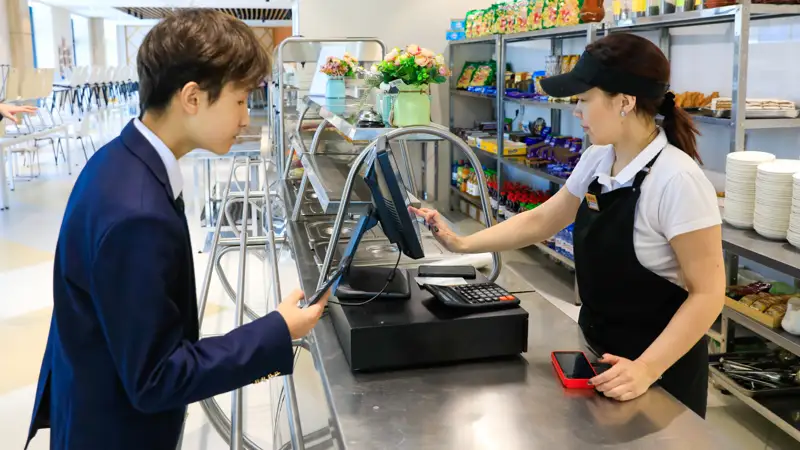 Столовая в школе 