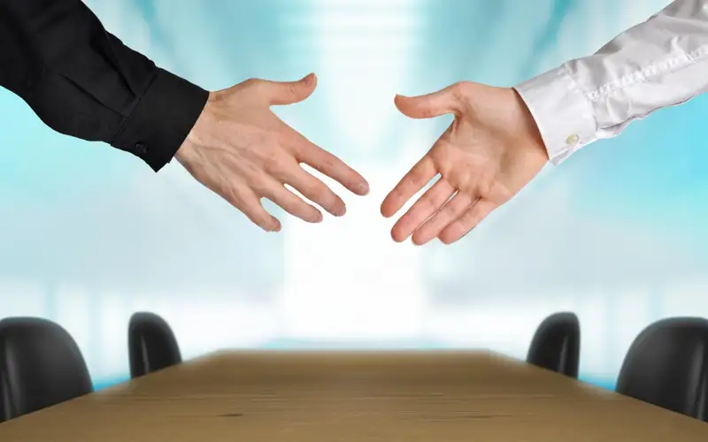 Әскери күштен дипломатия басым