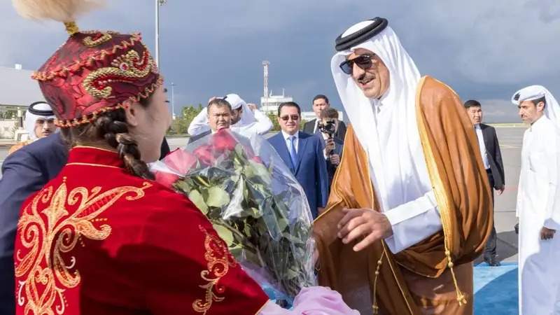 Amir of Qatar arrives in Astana for SCO summit