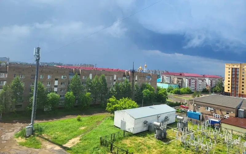 Lıven, grad, groza ı molnıı v Petropavlovske