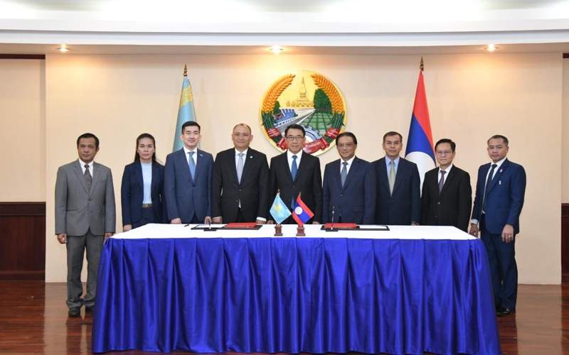 Kazakh Ambassador presents credentials to President of Laos Kazakh Ambassador presents credentials to President of Laos