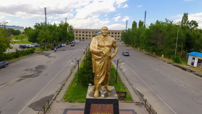 Кажымукан Мунайтпасов Қажымұқан Мұңайтпасұлы памятник ескерткіш