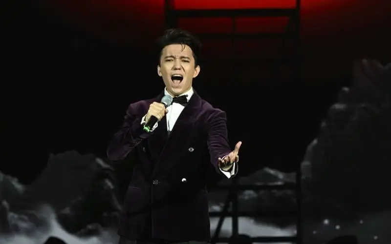 Димаш Кудайберген, Димаш Құдайберген