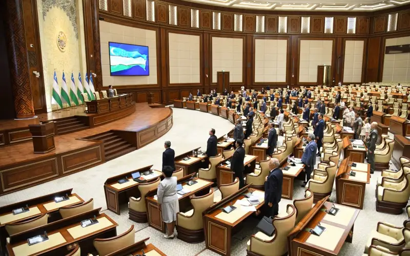 Палата отырысына қатыспаған, әдеп сақтамаған өзбекстандық депутаттардың өкілеттігі тоқтатылмақ 