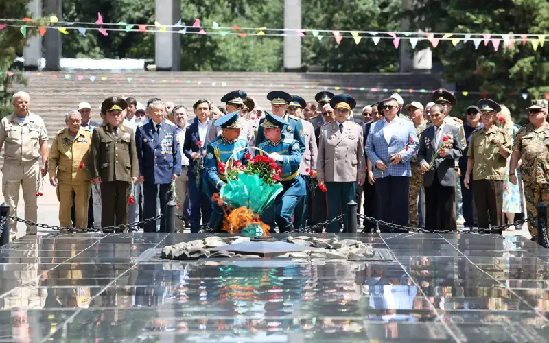 Almatydaǵy Máńgilik alaý tabıǵı gazǵa kóshirildi