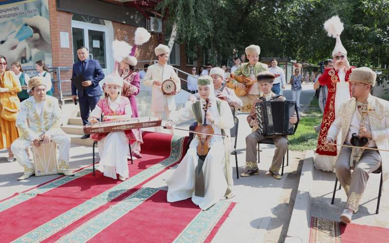 Oral qalasynda Ulttyq dombyra kúnine oraı Dombyra mýzeıi ashyldy