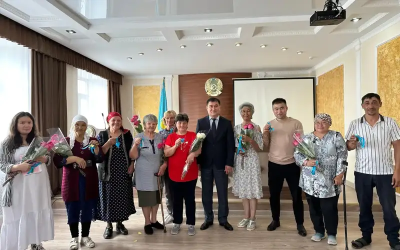 Sý tasqynynan zardap shekken Makınsk qalasynyń turǵyndary baspanaly boldy