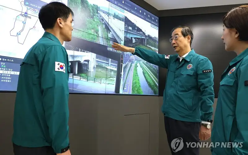 South Korean PM calls for all-out efforts to minimize damage from heavy downpours