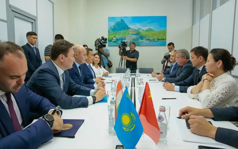 инвестиционные соглашения с Венгрией и Китаем