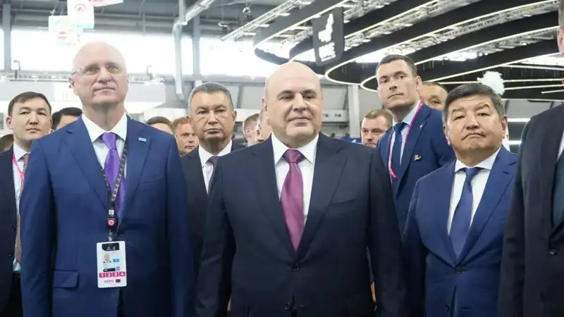 Кўргазма иштирокчилари