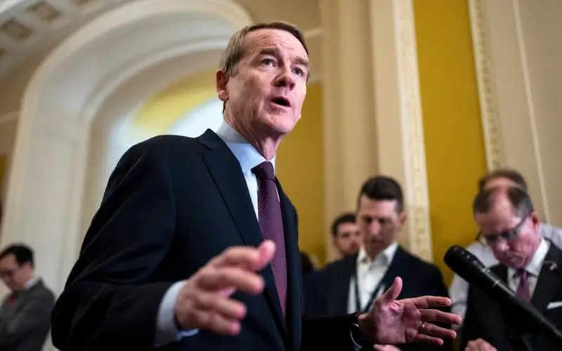 США, первый сенатор-демократ Майкл Беннет 