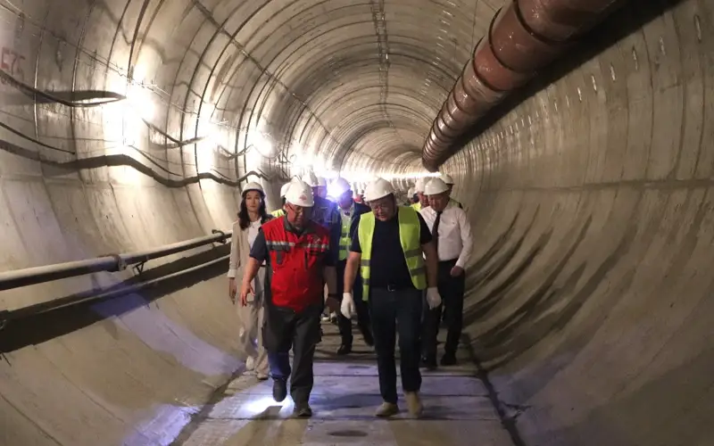 Мажилисмены посетили строящуюся станцию метро в Алматы