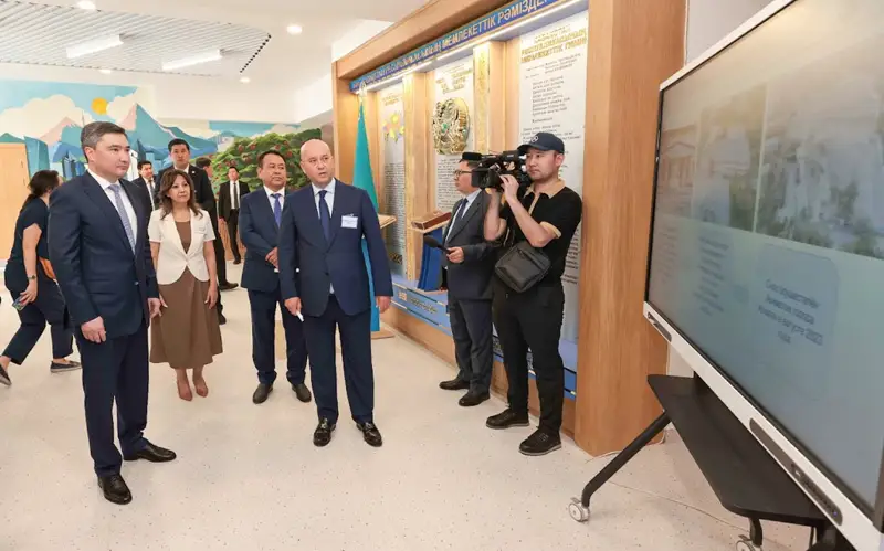 Проблема перегруженности школ в Алматы стоит особо остро– Олжас Бектенов