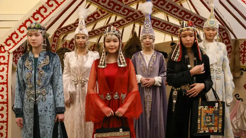 национальная одежда  ұлттық киім 