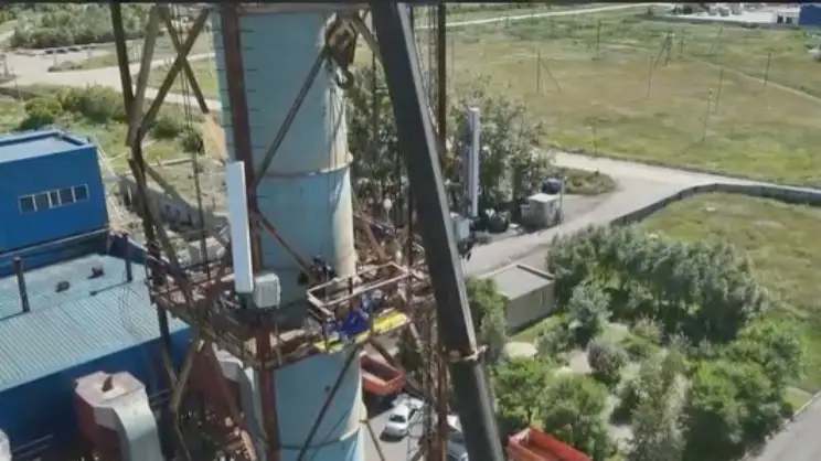 Рабочий сорвался с 32-метровой высоты и выжил в Акмолинской области