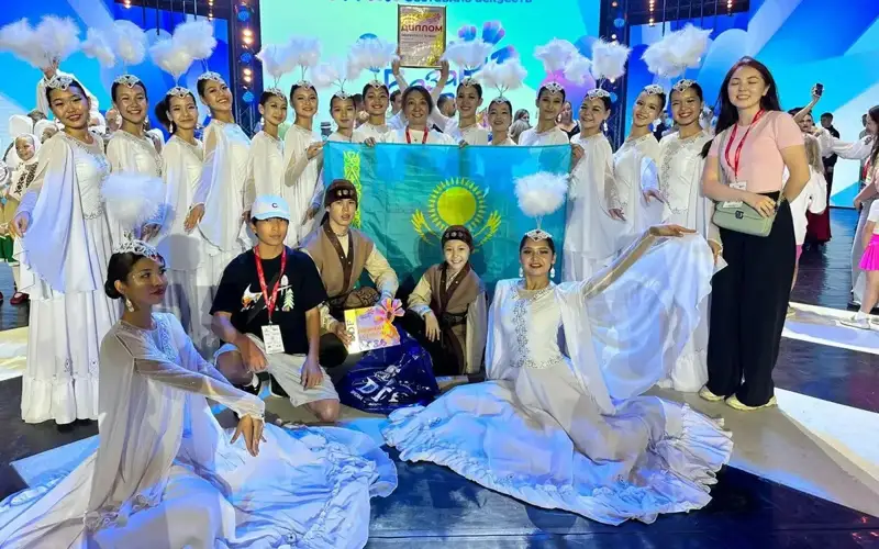 Фото: Аида Келгенбаева/ “Жас өркен” би ансамблі