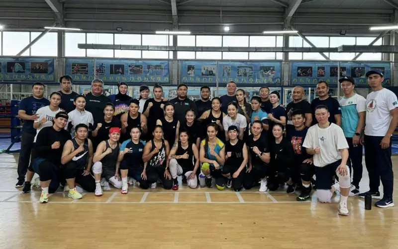 Боксшы қыздар