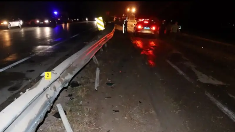 Пять человек погибли на трассе в Жамбылской области 