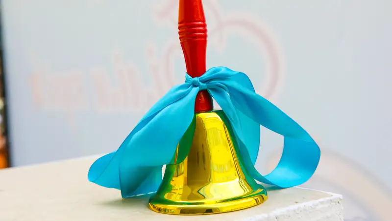  последний звонок  соңғы қоңырау