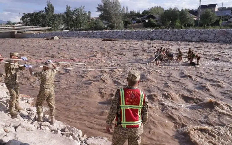 Сели в Кыргызстане: найдено тело ребенка