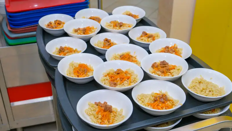 Школьная столовая Мектеп асханасы