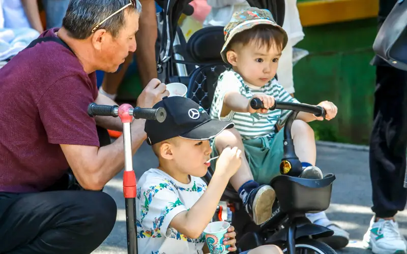 день защиты детей, парк, семья, люди, дети, балалар қорғау күні, саябақ, балалар, адамдар, отбасы