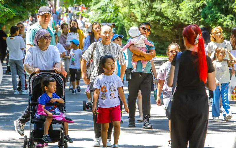 день защиты детей, парк, семья, люди, дети, балалар қорғау күні, саябақ, балалар, адамдар, отбасы