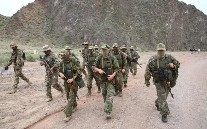 Қазақстандық десантшылар беларусьтік әріптестерін тау жағдайында өмір сүру дағдыларына үйретуде