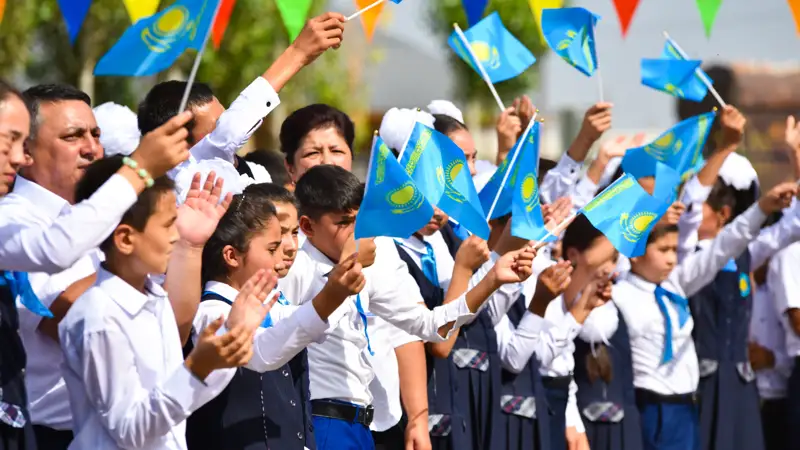 школьники День знаний 1 сентября оқушылар Білім күні 1 қыркүйек