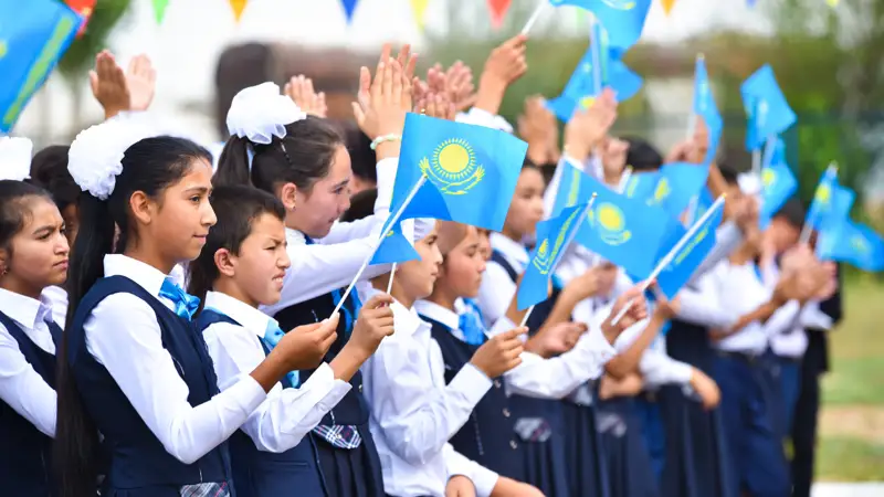 школьники День знаний 1 сентября оқушылар Білім күні 1 қыркүйек