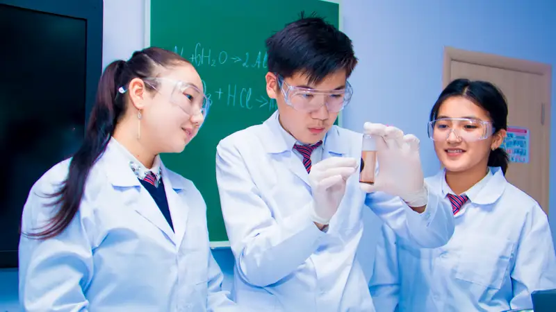 студенты химия лаборанты студенттер лаборанттар наука  ғылым